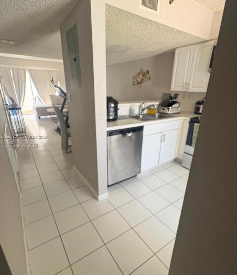 246 Riviera Circle, Unit 246 Weston, FL 33326 - Photo 8 of 10