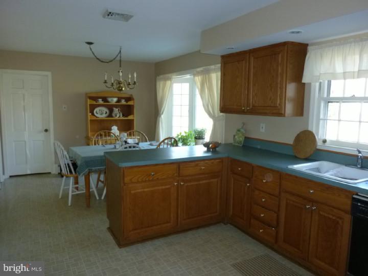 28 Pine Valley Road Doylestown, PA 18901 - Photo 4 of 12 Kitchen