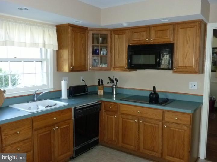 28 Pine Valley Road Doylestown, PA 18901 - Photo 5 of 12 Kitchen