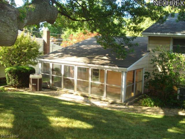 8400 West Moreland Road Cleveland, OH 44129 - Photo 2 of 23 Enclosed Patio