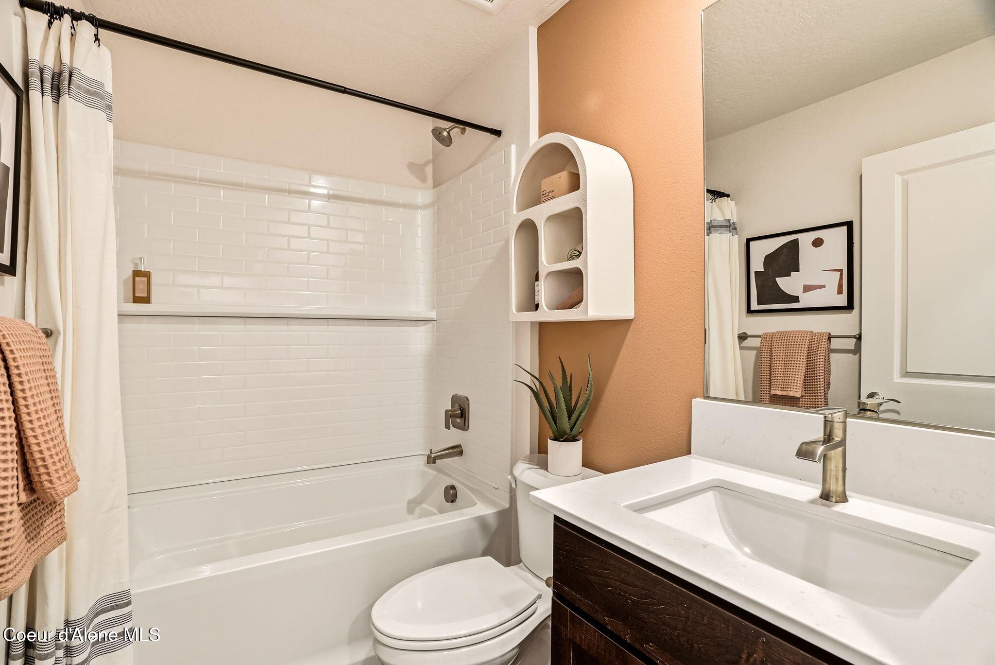 1117 West Pinewood Loop Coeur D'Alene, ID 83814 - Photo 23 of 27 Inside-Media-Pinewood-23