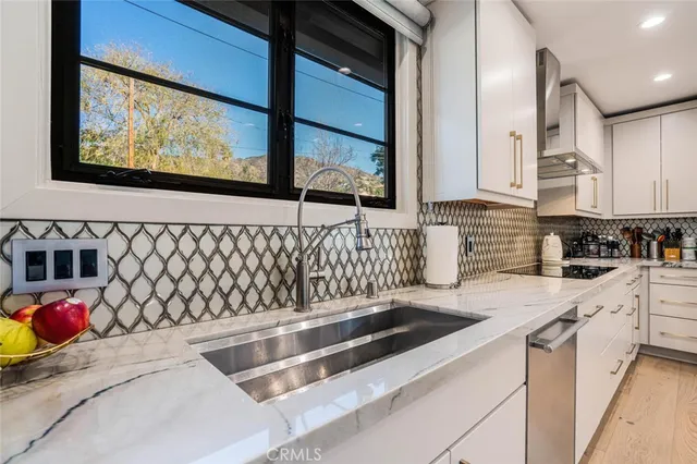 $2,995,000 | 1544 Ard Eevin Avenue, Glendale, CA 91202