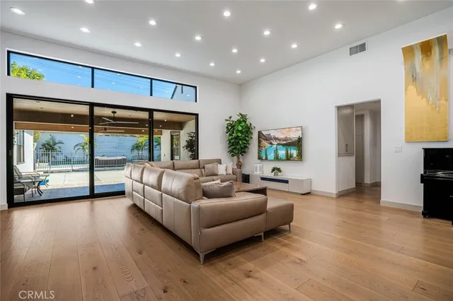 $2,995,000 | 1544 Ard Eevin Avenue, Glendale, CA 91202