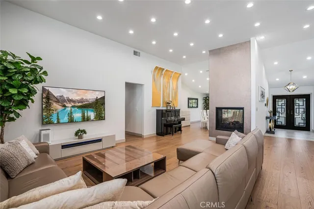 $2,995,000 | 1544 Ard Eevin Avenue, Glendale, CA 91202