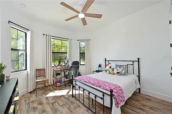 $5,400 | 8013 Clearwater Court, Sarasota, FL 34241