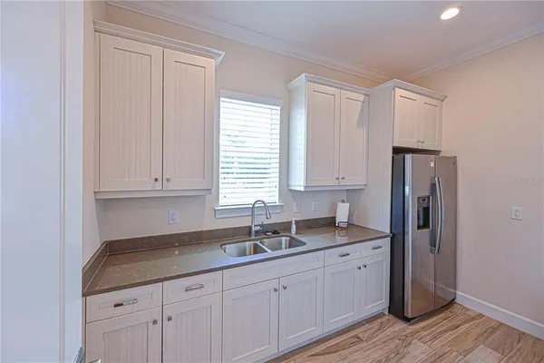 $5,400 | 8013 Clearwater Court, Sarasota, FL 34241