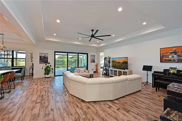 $5,400 | 8013 Clearwater Court, Sarasota, FL 34241