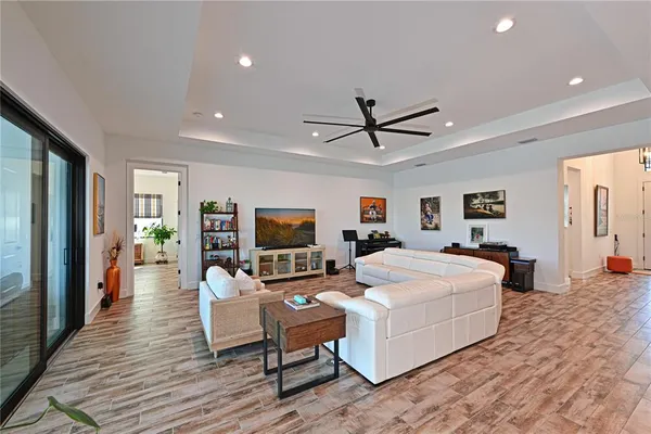 $5,400 | 8013 Clearwater Court, Sarasota, FL 34241