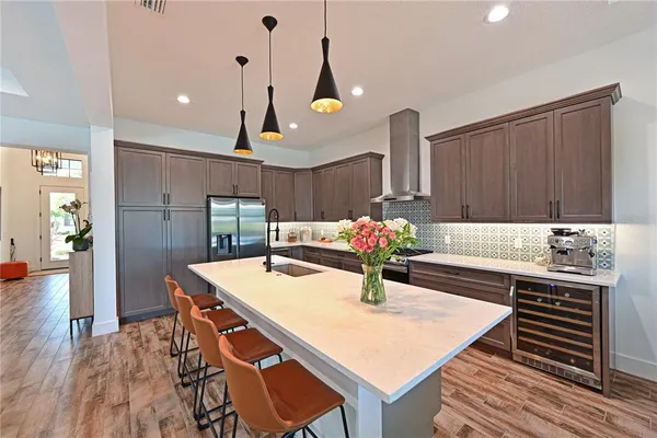 $5,400 | 8013 Clearwater Court, Sarasota, FL 34241