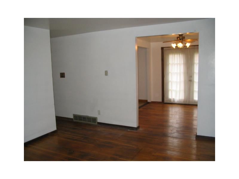 313 Stotler Road Penn Hills, PA 15235 - Photo 9 of 25 Living Room.