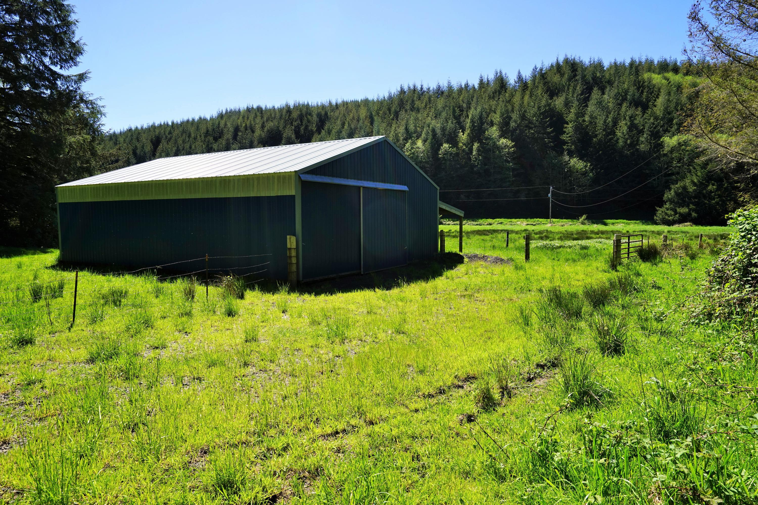 372 Fruitvale Road Newport, OR 97365 - Photo 17 of 31 Barn