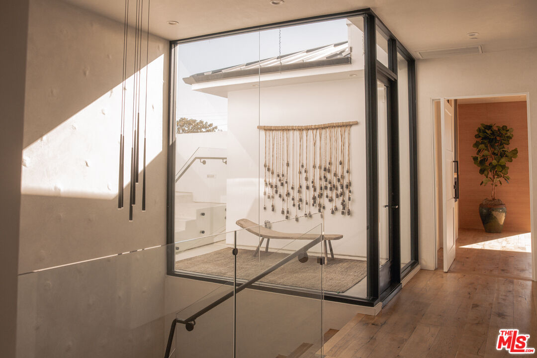6546 Colgate Avenue Los Angeles, CA 90048 - Photo 25 of 42 a view of entryway with wooden floor and livingroom view