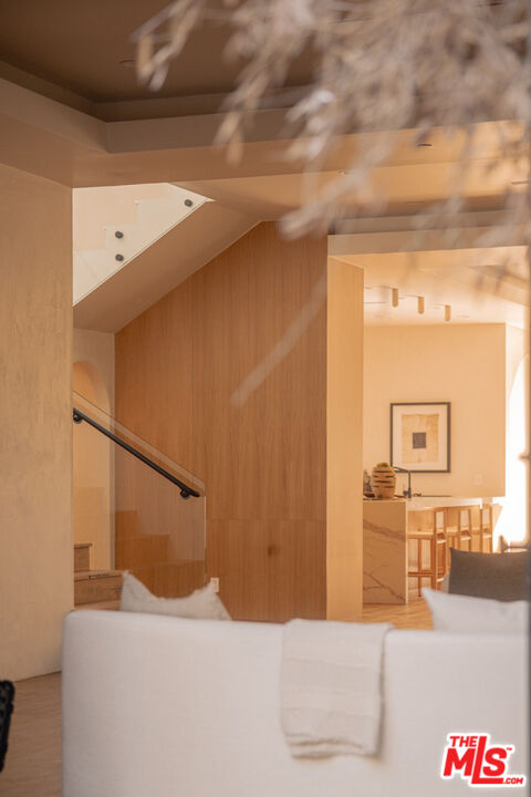 6546 Colgate Avenue Los Angeles, CA 90048 - Photo 4 of 42 a view of a living room