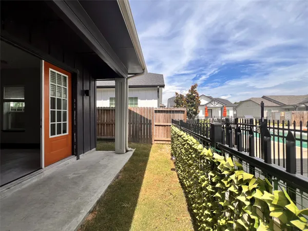 $1,725 | 4250 Woodridge Parkway, Unit 1083, Porter, TX 77365