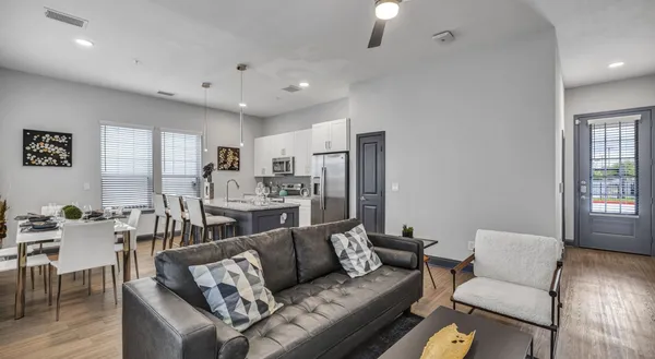 $1,725 | 4250 Woodridge Parkway, Unit 1083, Porter, TX 77365