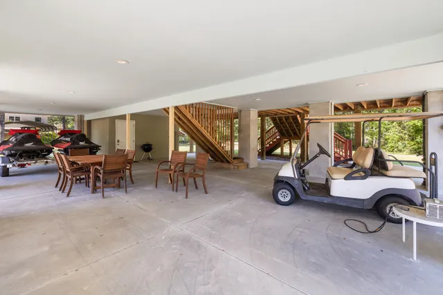 $850,000 | 7175 Parkers Ferry Road, Adams Run, SC 29426