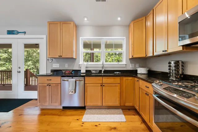 $850,000 | 7175 Parkers Ferry Road, Adams Run, SC 29426