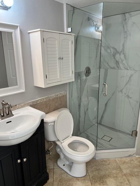8189 Thames Boulevard, Unit D Boca Raton, FL 33433 - Photo 5 of 13 Bathroom1