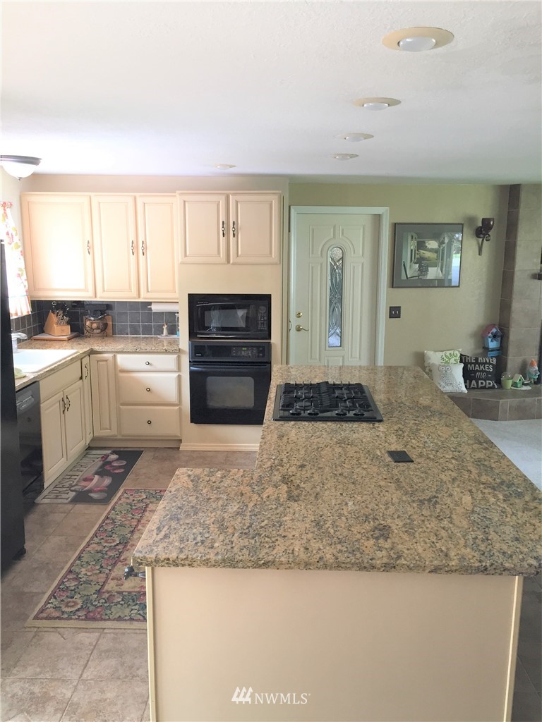 10251 Ridge Place Sedro-Woolley, WA 98284 - Photo 10 of 27 Gallery Image 10