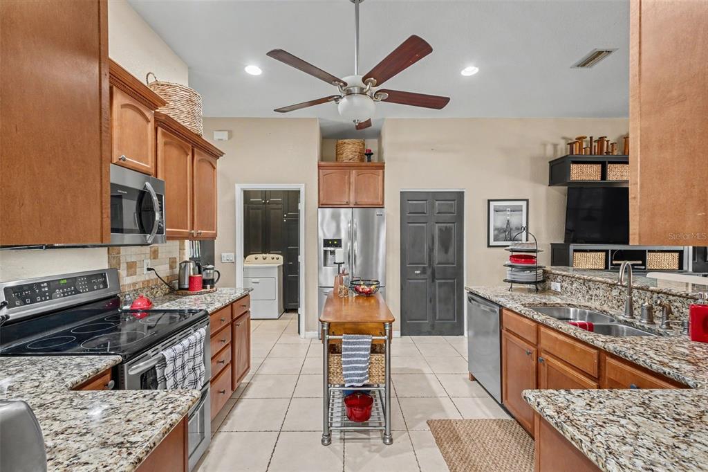 12040 Centralia Road Weeki Wachee, FL 34614 - Photo 19 of 65