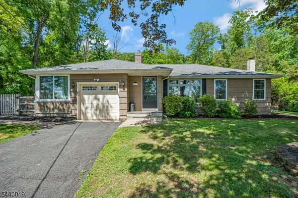 $650,000 | 1011 Washington Valley Road, Bridgewater, NJ 07920