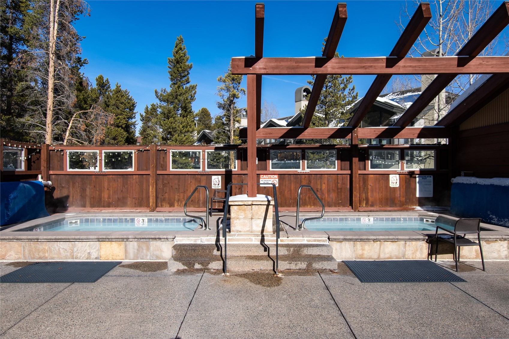 465 4 O Clock Road, Unit W1 Breckenridge, CO 80424 - Photo 32 of 34 Spacious outdoor hot tubs at the Upper Village Pool complex.