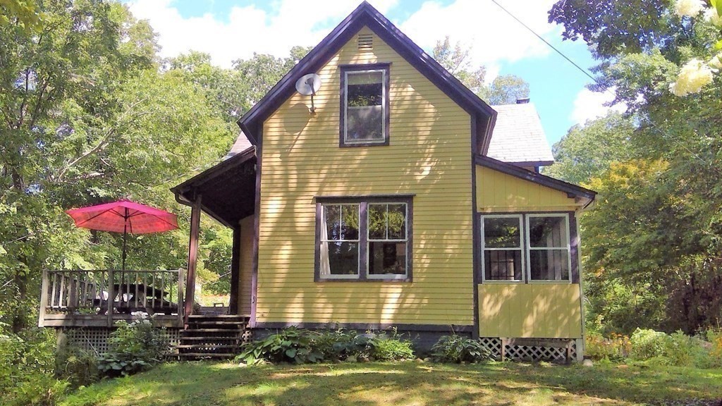 20 Frankton Road Shelburne, MA 01370 - Photo 2 of 41 a front view of a house