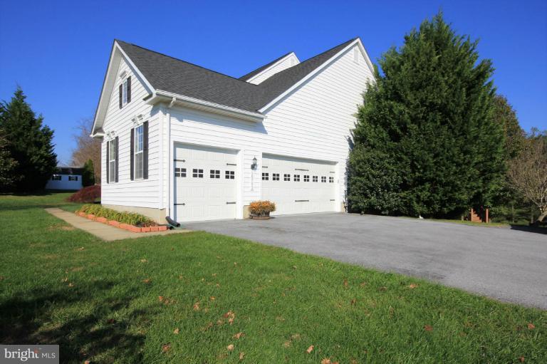 10751 Easterday Road Myersville, MD 21773 - Photo 2 of 27 3 CAR GARAGE