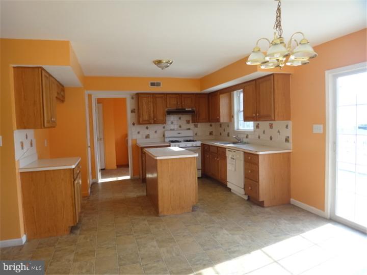 207 North Sandy Lane Sinking Spring, PA 19608 - Photo 4 of 14 Gallery Image 4