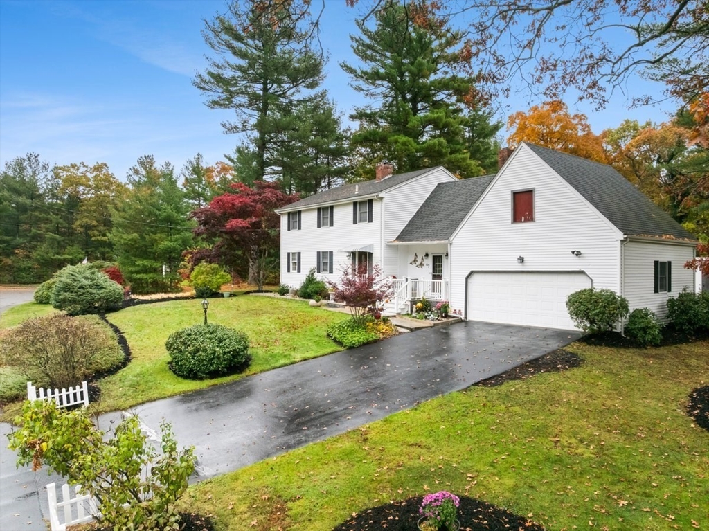 47 Fairbanks Road Raynham, MA 02767 - Photo 4 of 42 Gallery Image 4