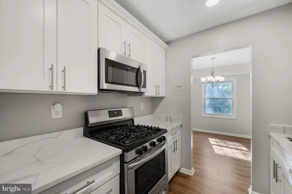 $2,300 | 3860 Lyndhurst Drive, Unit 202, Fairfax, VA 22031
