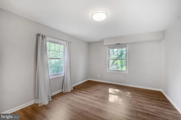 $2,300 | 3860 Lyndhurst Drive, Unit 202, Fairfax, VA 22031