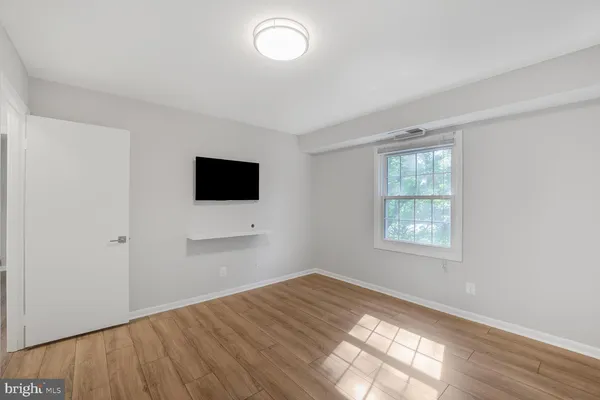 $2,300 | 3860 Lyndhurst Drive, Unit 202, Fairfax, VA 22031