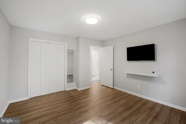 $2,300 | 3860 Lyndhurst Drive, Unit 202, Fairfax, VA 22031