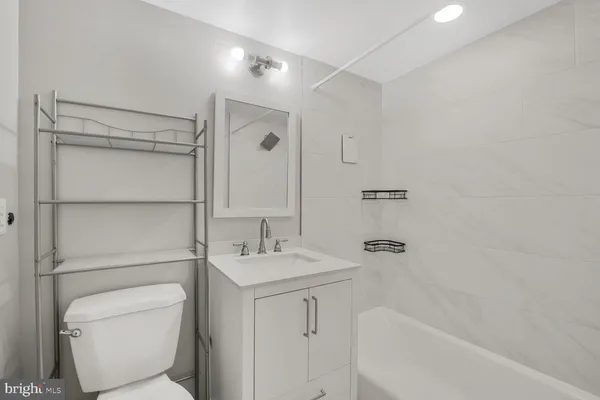 $2,300 | 3860 Lyndhurst Drive, Unit 202, Fairfax, VA 22031