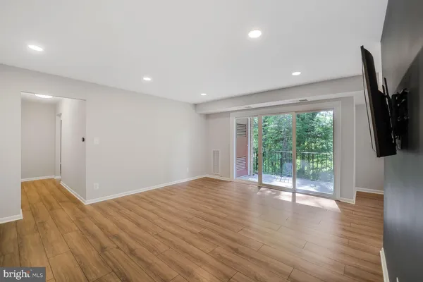 $2,300 | 3860 Lyndhurst Drive, Unit 202, Fairfax, VA 22031