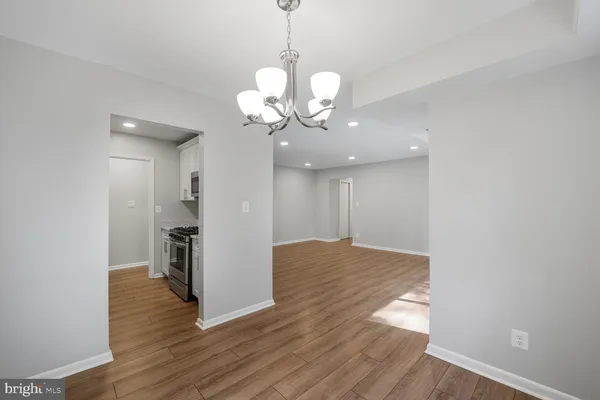 $2,300 | 3860 Lyndhurst Drive, Unit 202, Fairfax, VA 22031