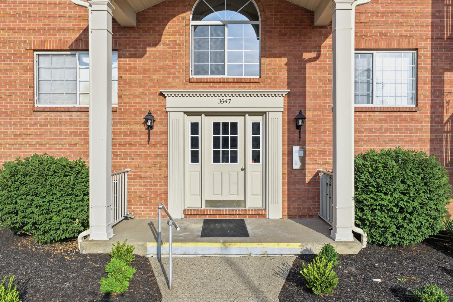3547 Jessup Road, Unit 1A Cincinnati, OH 45239 - Photo 3 of 46