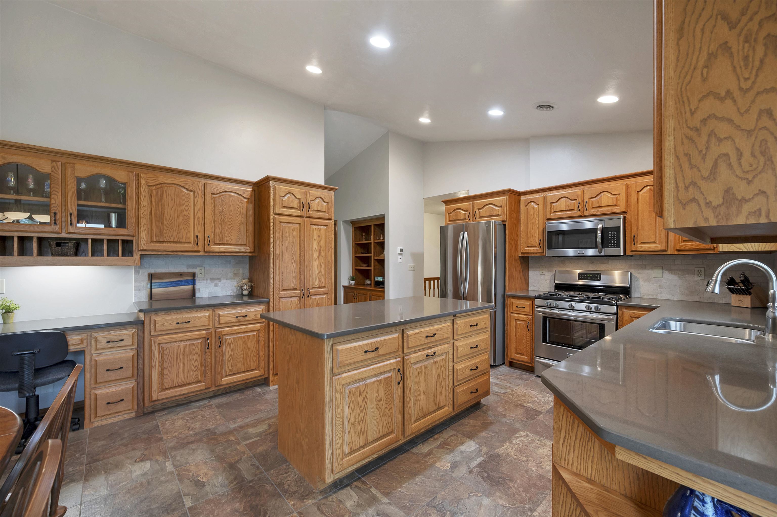 3605 Solitude Road De Pere, WI 54115 - Photo 18 of 58