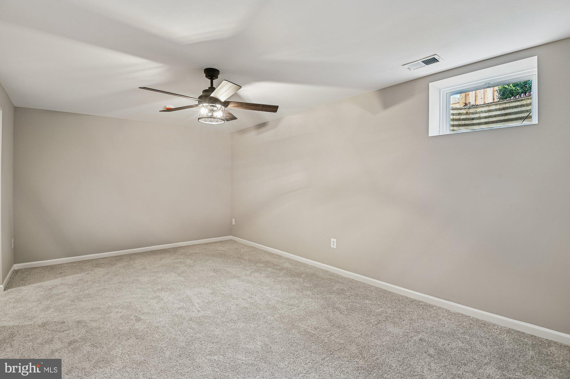 1753 Castleford Square Crofton, MD 21114 - Photo 27 of 30 a very nice looking room