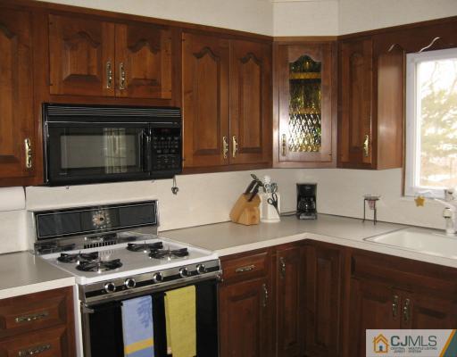 4 Ranger Road East Brunswick, NJ 08816 - Photo 4 of 10 Gallery Image 4