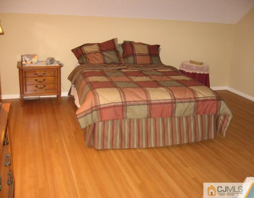 4 Ranger Road East Brunswick, NJ 08816 - Photo 5 of 10 Gallery Image 5