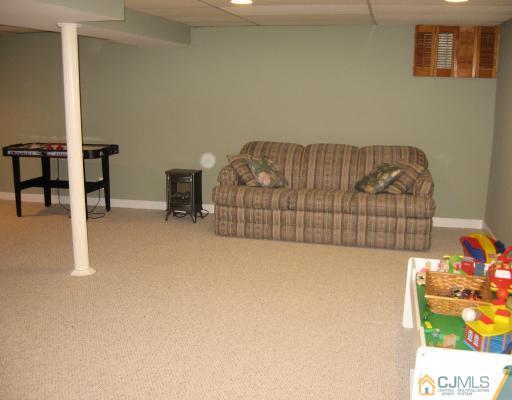 4 Ranger Road East Brunswick, NJ 08816 - Photo 8 of 10 Gallery Image 8