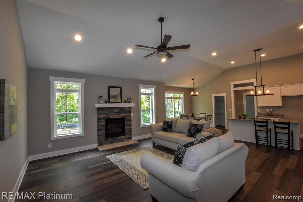 24 Timberleaf Drive Brighton, MI 48114 - Photo 12 of 39