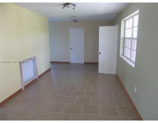 20520 Southwest 115th Road Miami, FL 33189 - Photo 3 of 13 Living Room