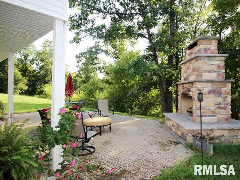 8883 East Dix-Irvington Road Dix, IL 62830 - Photo 5 of 36 Gallery Image 5