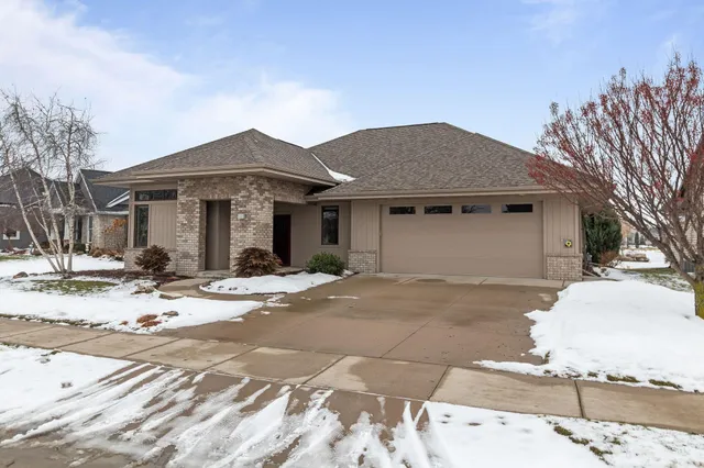 $599,900 | 4841 North Canvasback Circle, Appleton, WI 54913