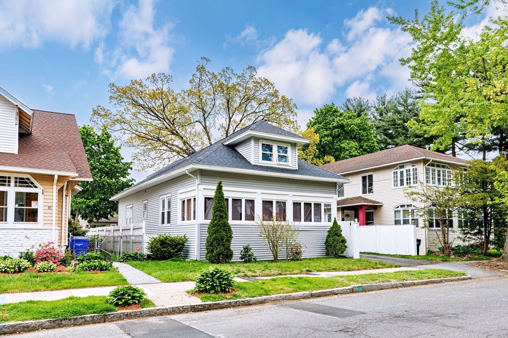 79 Marsden Street Springfield, MA 01109 - Photo 3 of 33