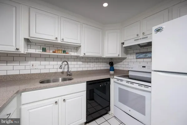 $575,000 | 5701 Atlantic Avenue, Unit 1S, Ocean City, MD 21842