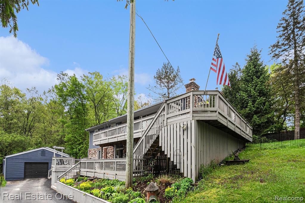 7529 Bishop Road Brighton, MI 48116 - Photo 24 of 28 Gallery Image 24